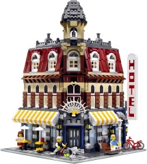 Café Corner detail (LEGO 10182)